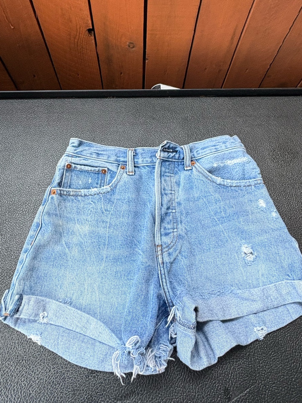 Abercrombie and Fitch high rise 4” short